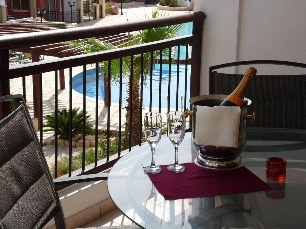 Adriana Holiday Resort Paphos Extérieur photo
